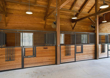 Stalle d'acciaio moderne del cavallo, nessun portoni della stalla del cavallo del metallo di sicurezza degli spigoli